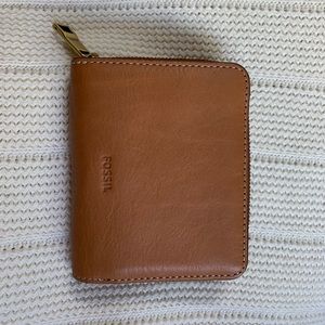 Tan fossil wallet NWOT